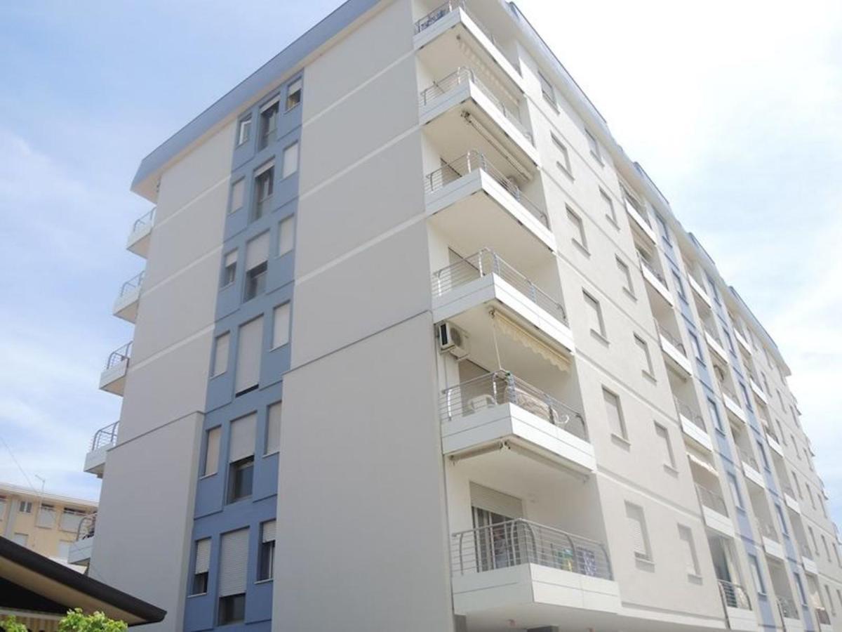 Lovely Flat With Terrace In - Beahost *
